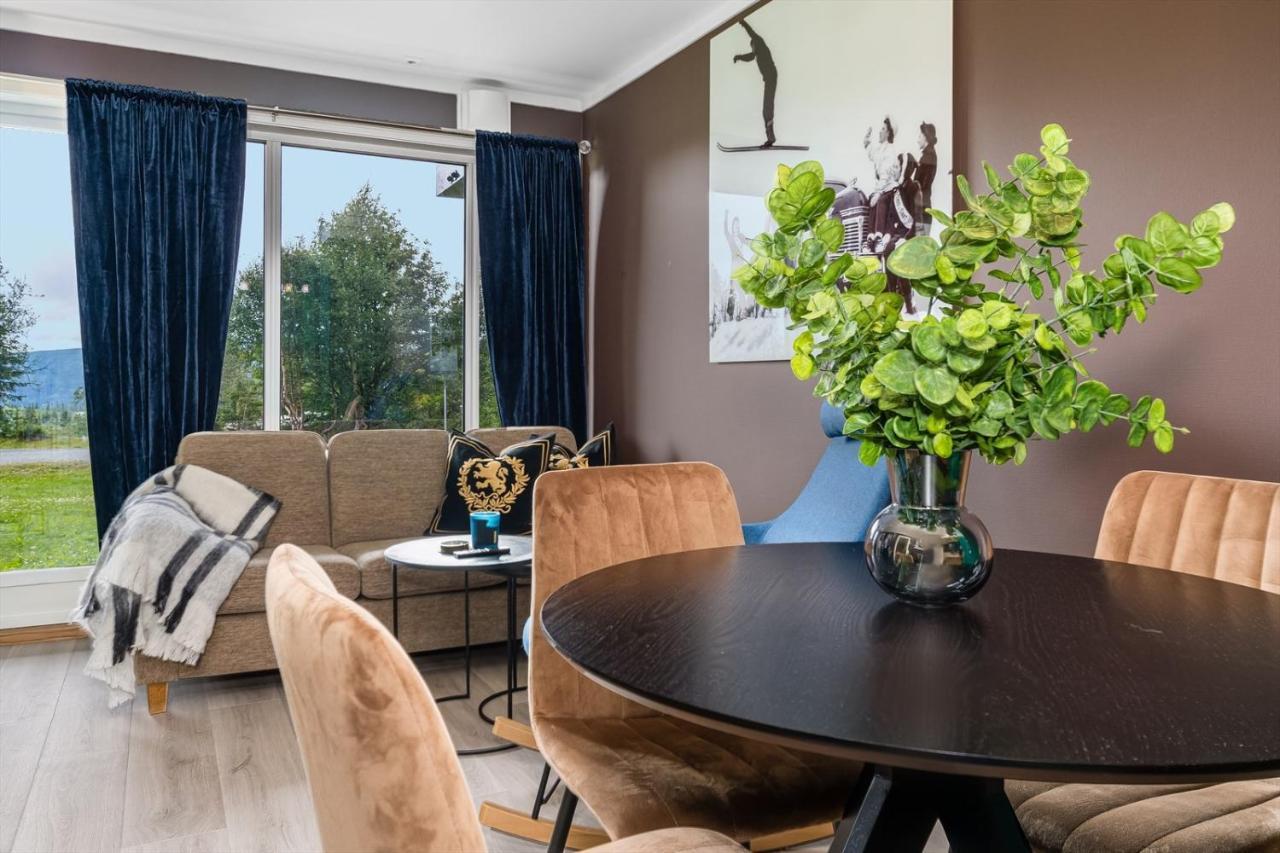 Leilighet Beitostolen Sentrum, Terrasse Og Innendors Parkering Luaran gambar