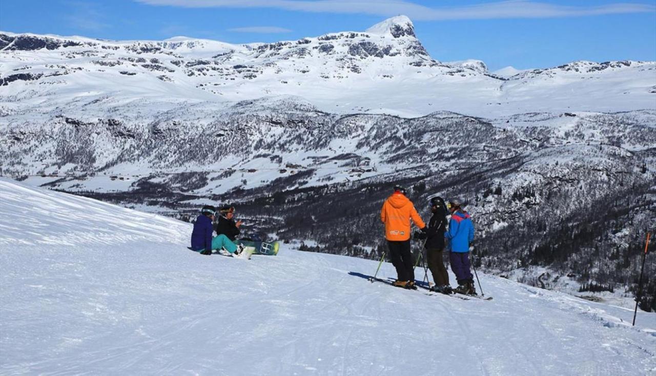 Leilighet Beitostolen Sentrum, Terrasse Og Innendors Parkering Luaran gambar